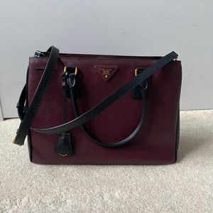 **PRADA SAFFIANO HANDBAG**